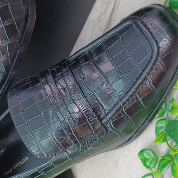 Ann Taylor Croc Embossed Leather Loafer NWOB - Picture 2 of 8
